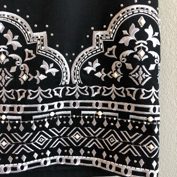 WHBM Embroidered Pencil Skirt 2 NWT - Picture 4 of 6